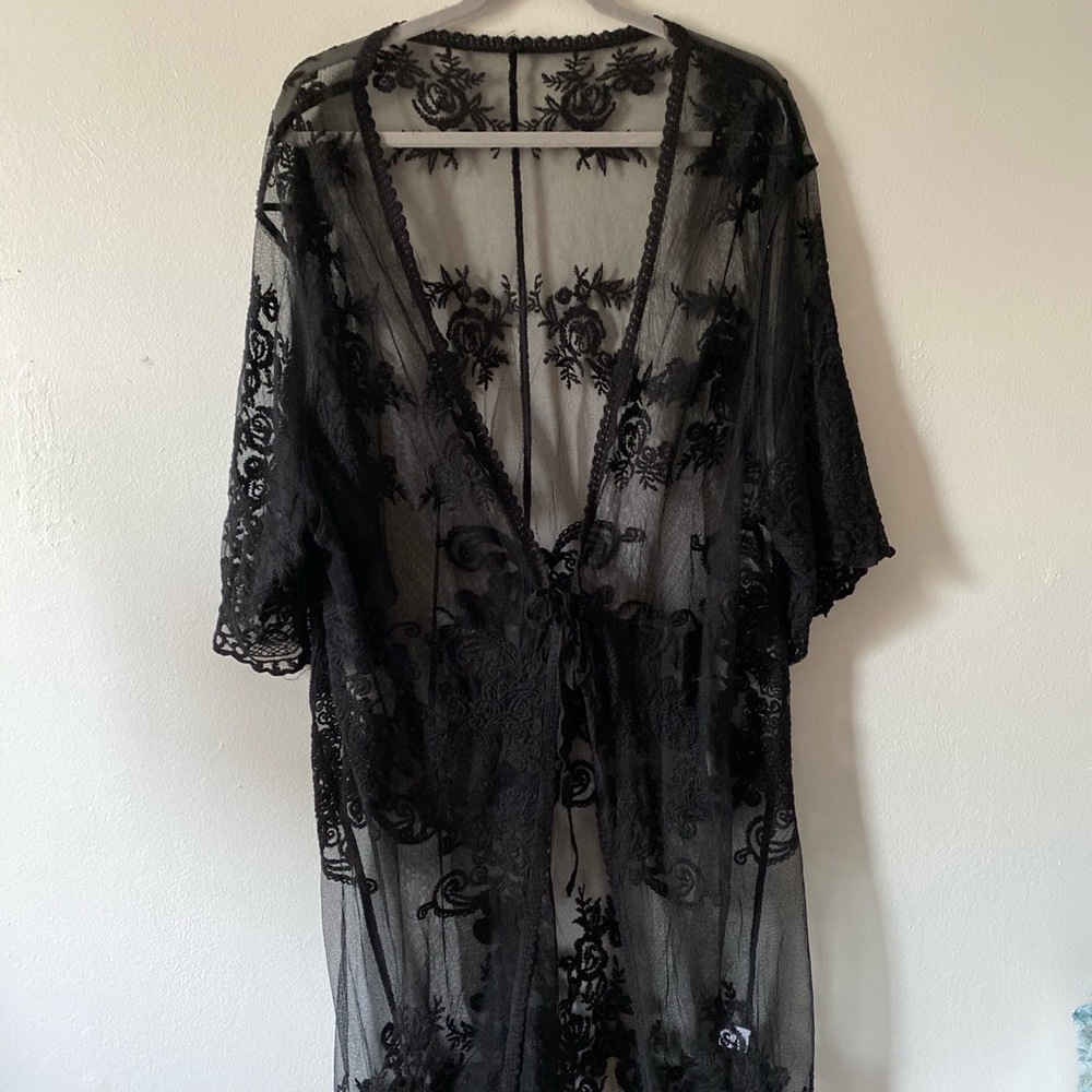 Lace black kimono